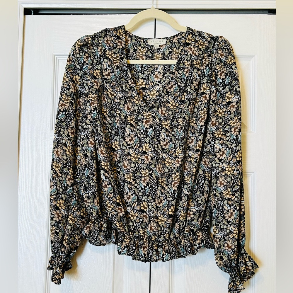 Status by Chenault Floral Blouse